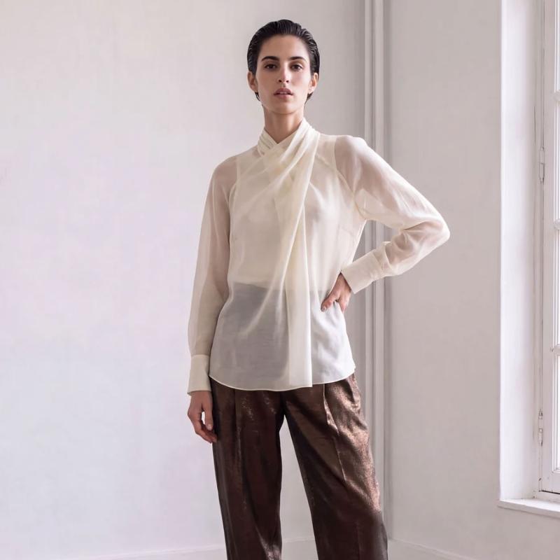 IS COMING - Blouse fluide crème- Nouveauté
